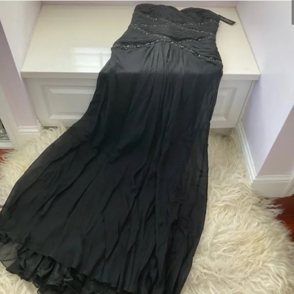 Carmen Marc Valvo Black Beaded Dress - Picture 3 of 7